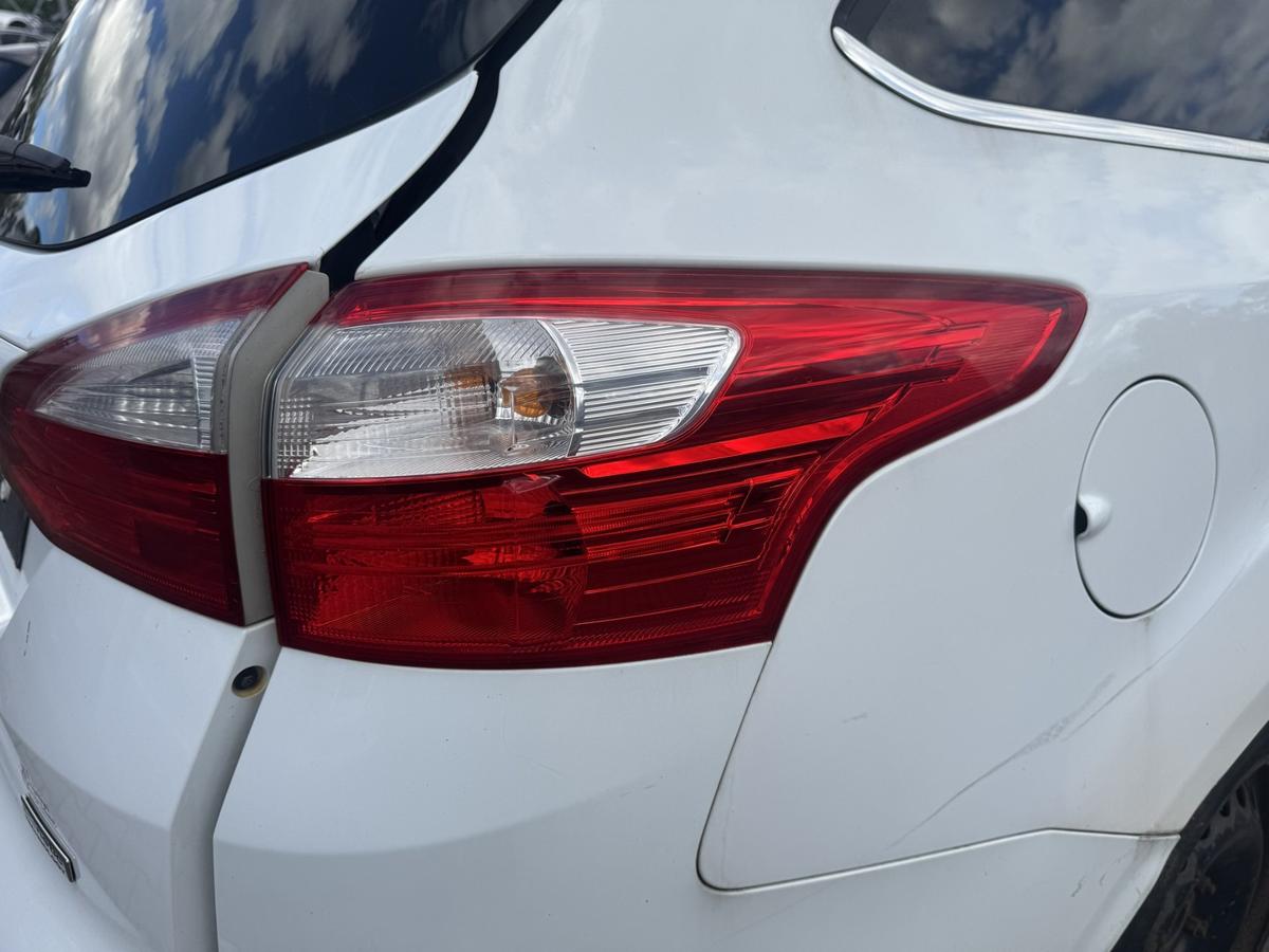 Ford Focus 3 original R&uuml;cklicht R&uuml;ckleuchte Schlussleuchte rechts Kombi Bj.2012
